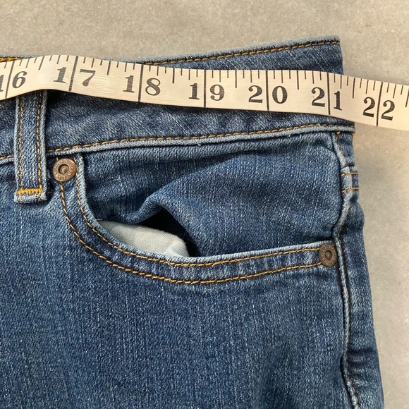 L.L. Bean Size 22W Stretch Cotton Classic Fit Medium Wash Zip Up Denim Jeans - Picture 10 of 12